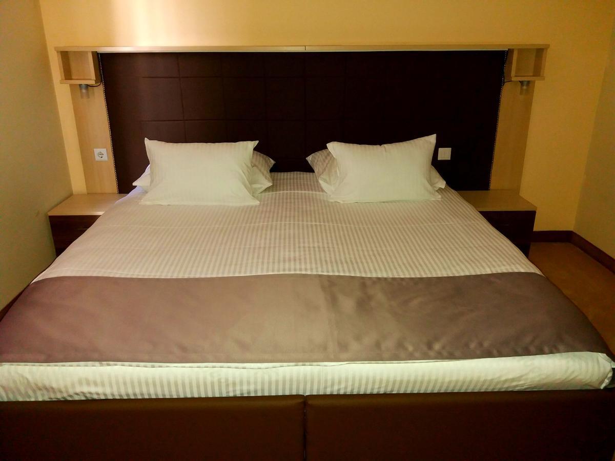 סראייבו Hotel & Restaurant Great Wall - Airport מראה חיצוני תמונה