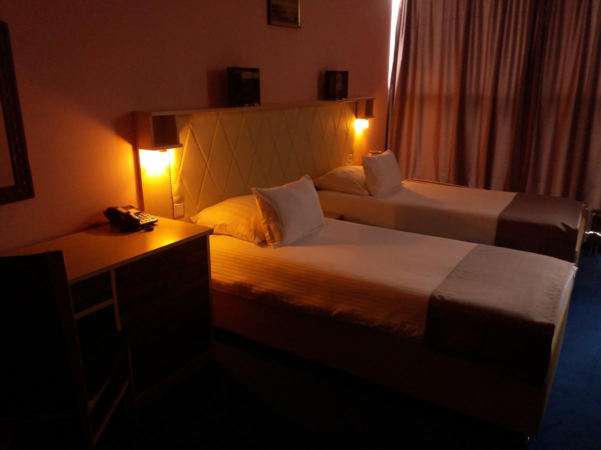 סראייבו Hotel & Restaurant Great Wall - Airport מראה חיצוני תמונה