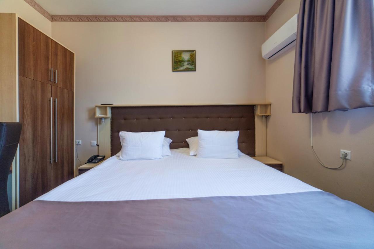 סראייבו Hotel & Restaurant Great Wall - Airport מראה חיצוני תמונה